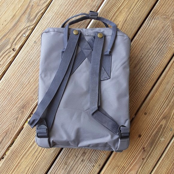 Fjallraven Kanken Classic Backpack Grey | NEW WITH TAGS!! - Picture 3 of 5